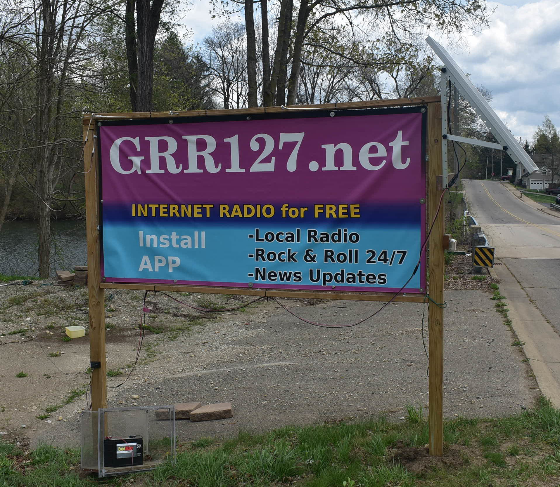 Correcting Street Radio Signage Powered by Solar LED Lighting.